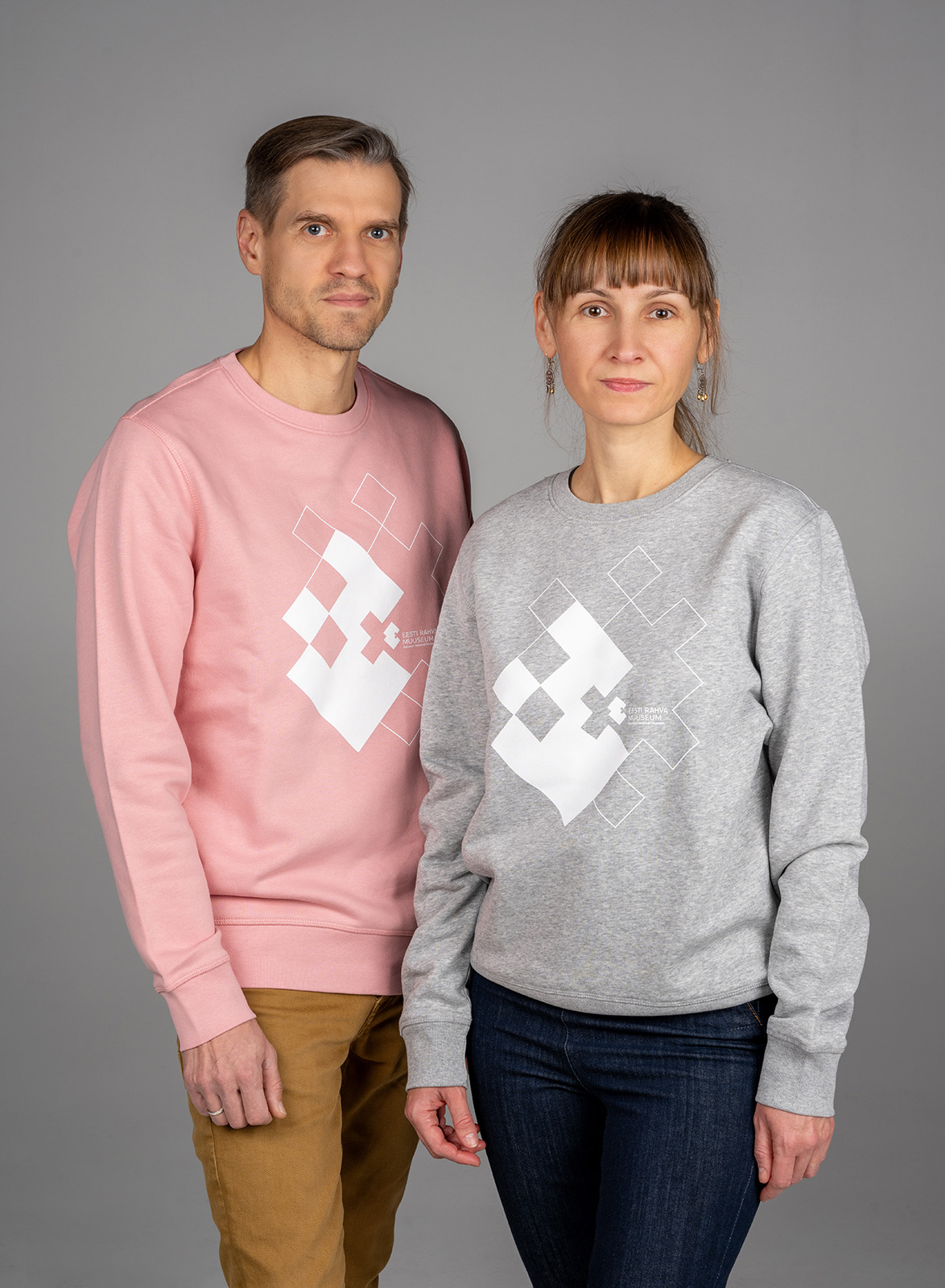 Eesti Rahva Muuseumi tumeroosa pusa - Image 2