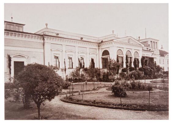 Raadi palace before the reconstruction (1894)