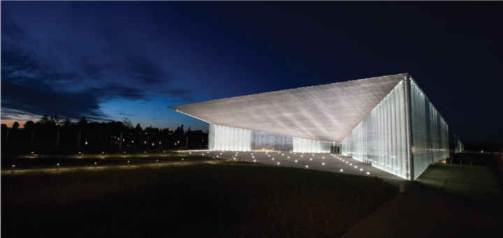 Eesti Rahva Muuseumi peahoone öine vaade