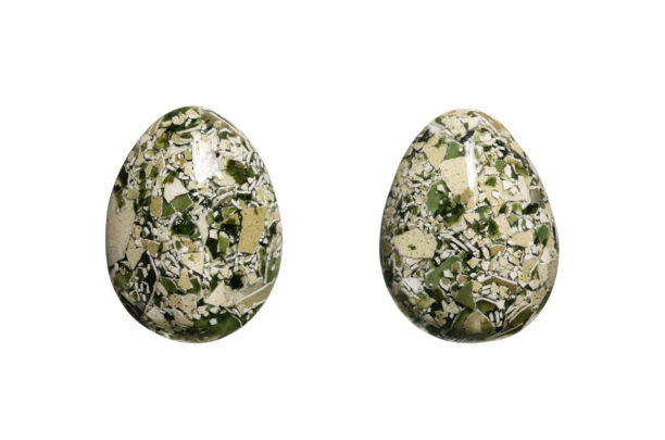 Munakujulised samblarohelised munakoortest kõrvarõngad