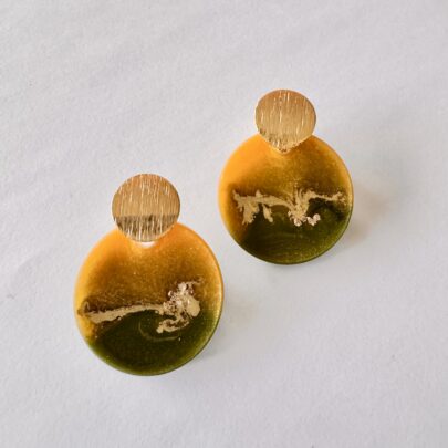 Kollase-rohelise kirjud kõrvarõngad