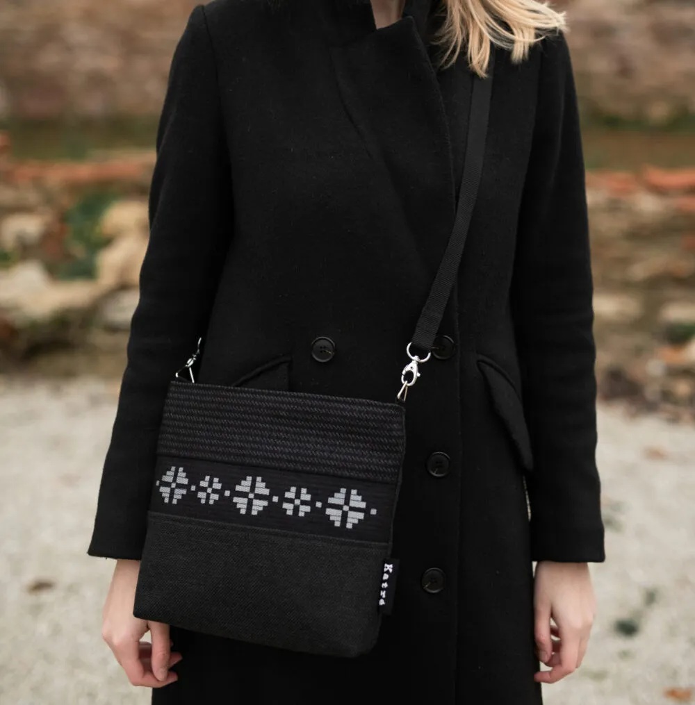 Katré väike must kott helkuriga