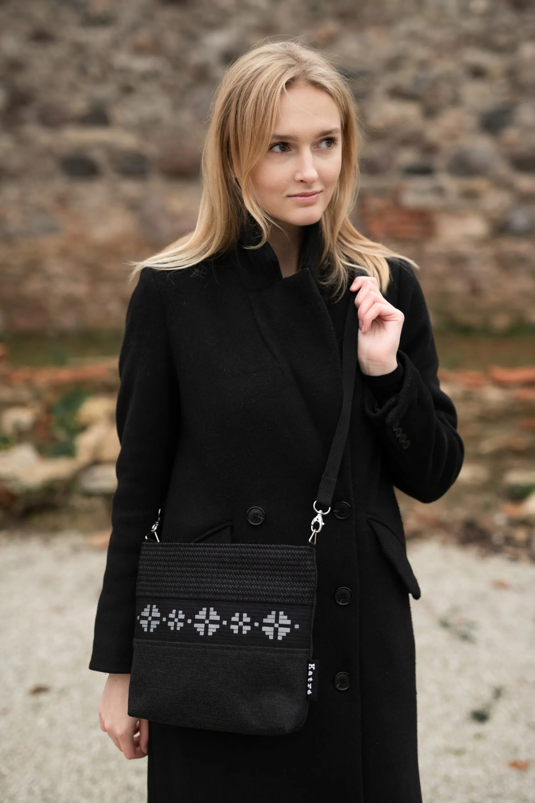 Katré väike must kott helkuriga - Image 2