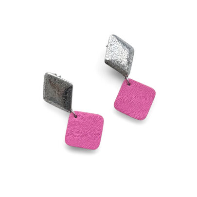 Hõbedased kõrvarõngad roosast nahast