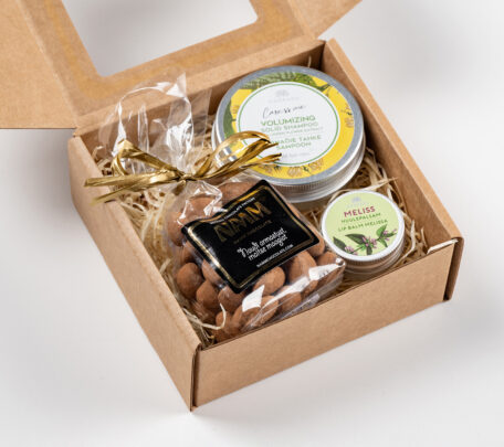 Röstitud mandel vürtšokolaadis, tahke šampoon ja huulepalsam